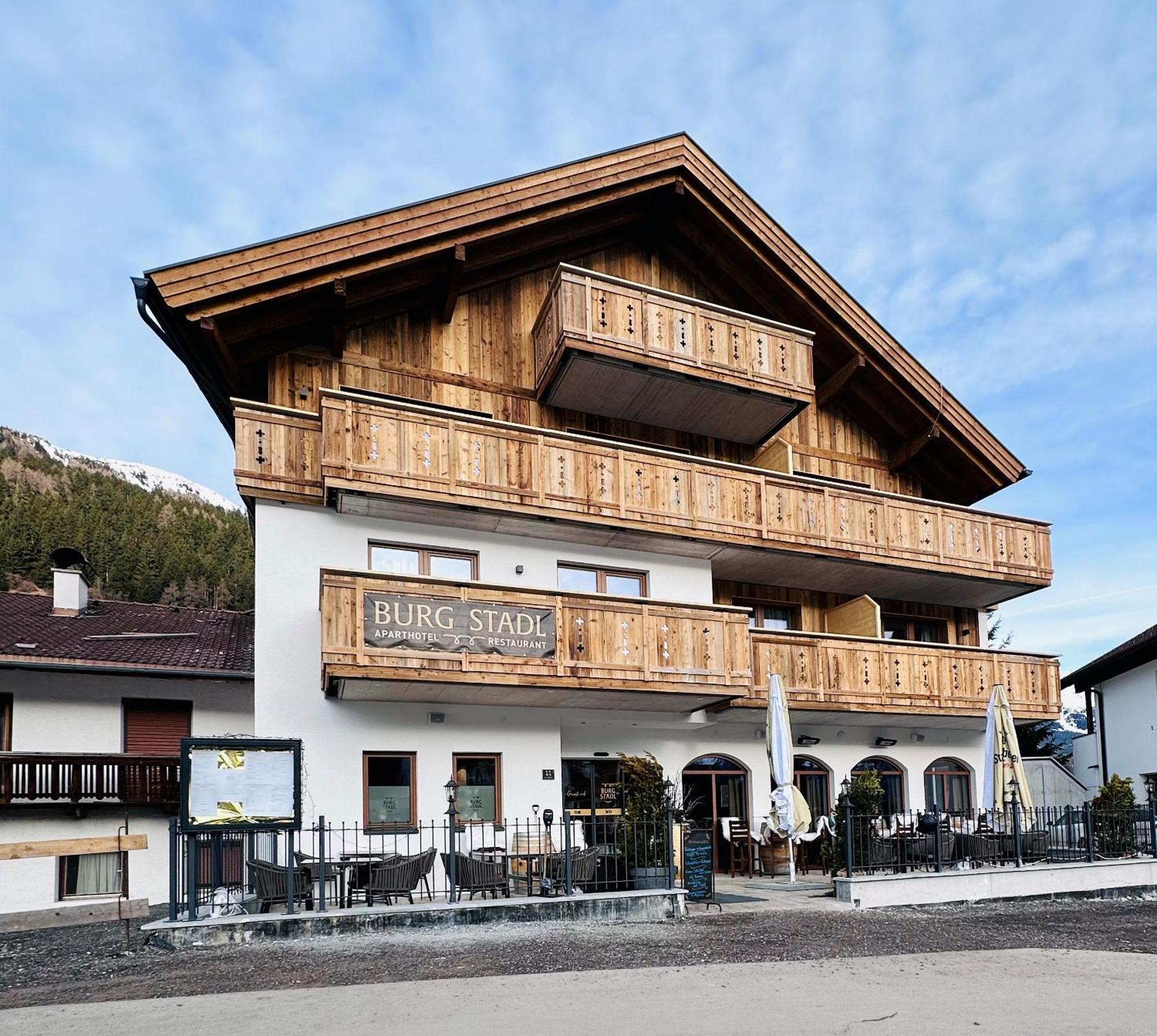 Burgstadl Aparthotel & Restaurant Ladis Luaran gambar