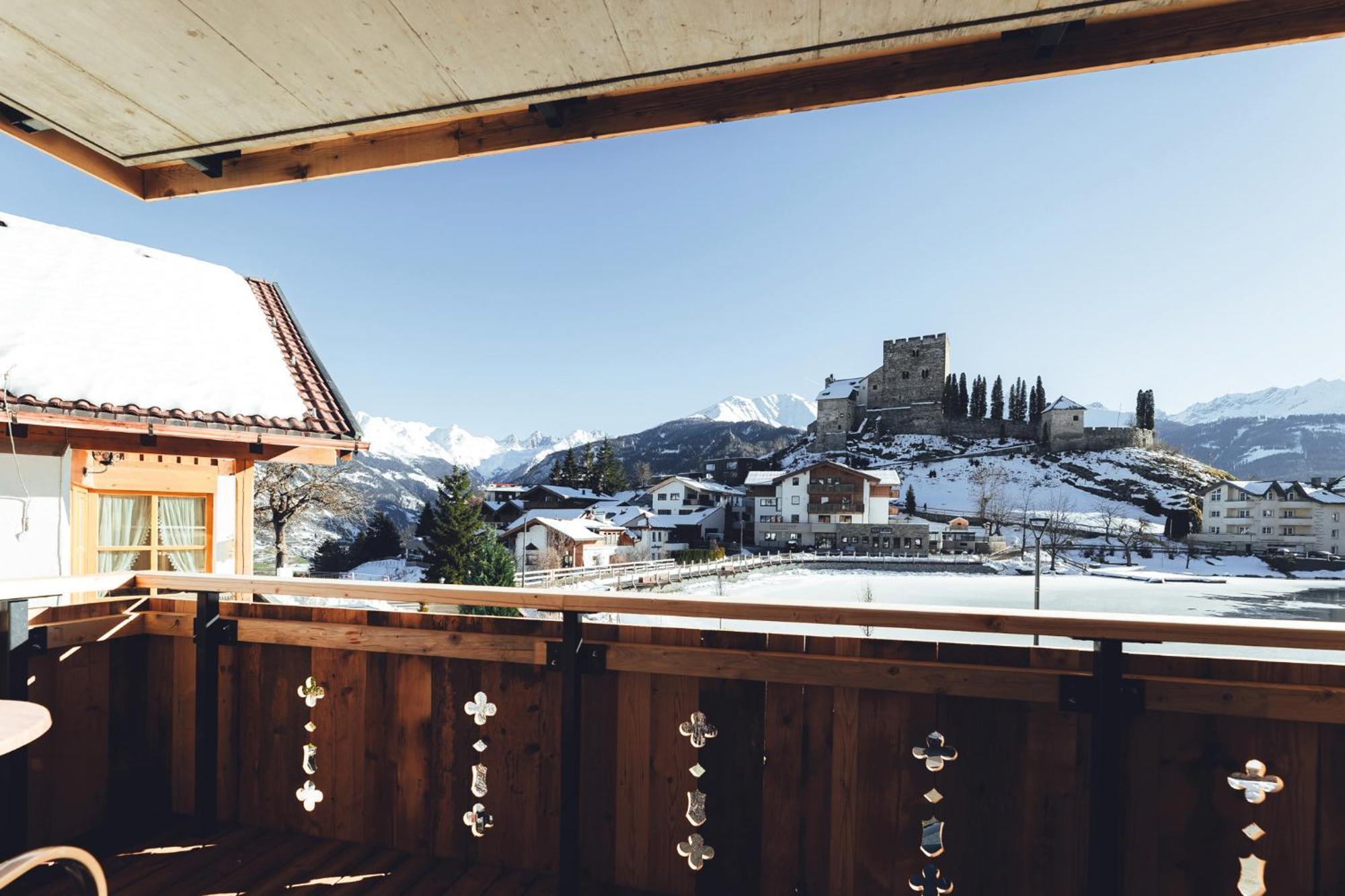 Burgstadl Aparthotel & Restaurant Ladis Luaran gambar